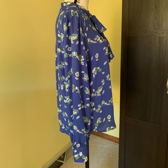 π SALE! NWT J. Crew Factory Floral Blouse with Necktie π - Picture 4 of 10